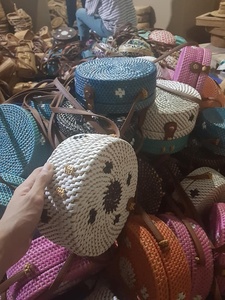 Bolsos de mimbre natural tejido a mano para accesorios de moda de verano elegantes y uso diario de compras de Vietnam por 99 Gold - Product Image 3