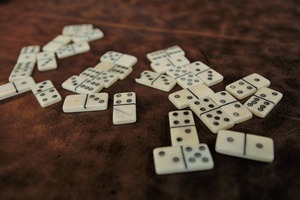 Juego de Dominó Doble Seis Tallado en Hueso Orgánico, Estilo Vintage, Ecológico, Clásico, Rectangular, para Colección - Product Image 3