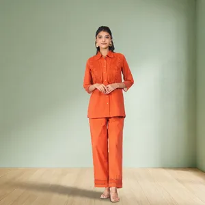 Conjunto de Dos Piezas de Lino y Algodón Naranja para Mujer, Camisa con Cuello de Solapa, Manga Tres Cuartos, Pantalones Rectos, Corte Regular, Atuendo Elegante de Verano - Product Image 1
