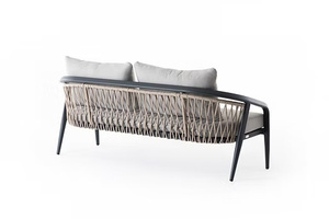 Este conjunto de sofás está hecho de aluminio de calidad con respaldo de cuerda tejida y cojín impermeable para uso en interiores o exteriores. - Product Image 6