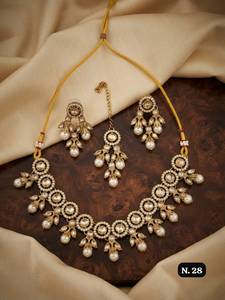 Conjunto de Collar y Pendientes de Boda Vintage de Aleación Chapada en Oro Antiguo con Circones y Perlas de Imitación de Alta Calidad, Joyería Certificada por Terceros - Product Image 3