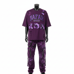 T-shirt ample pour femme en jersey de coton premium, violet, 320 GSM, pantalon cargo en molleton avec appliqué camouflage, logo brodé, ensembles pour femmes - Product Image 1