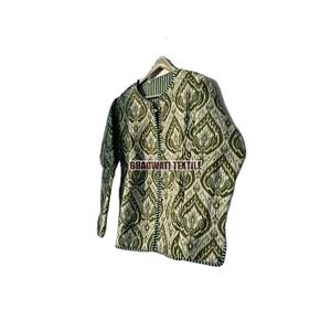 Chaqueta de algodón acolchada para mujer al por mayor hecha a mano India Vintage Jaipuri Kantha bordado transpirable Reversible diseño sin mangas - Product Image 3