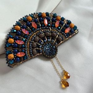 Broche de Moda Bordado con Cuentas, Pin Decorativo para Solapa, Broche Bordado con Cuentas Hecho a Mano, Joyería de Inspiración Vintage, Elegante y Artesanal - Product Image 6