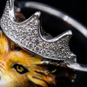Bague Lion Couronné Plaqué Argent avec Couronne Pavée et Visage Émaillé Peint à la Main, Bijou Tendance pour Homme - Product Image 4
