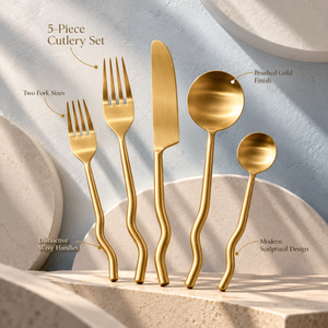 Ensemble de couverts de luxe ondulés dorés |   Ensemble de couverts en acier inoxydable brossé, 5 pièces, fourchette, couteau, cuillères, mise en scène de table moderne, élégant - Product Image 4