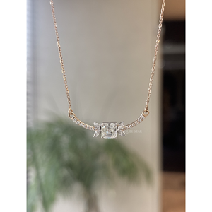 Collar de Mariposa con Diamante Cultivado en Laboratorio de Corte Asscher Superior de 1.60 Ct, Barra Curva con Pavé de Oro, Joyería Fina para Boda, para Mujer - Product Image 5