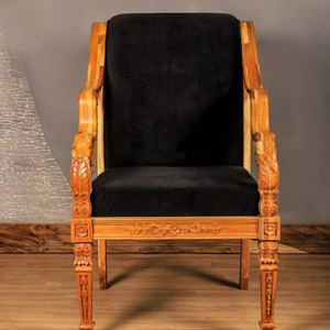 Silla decorativa de nogal con adorno de alas de ángel talladas a mano - Product Image 1