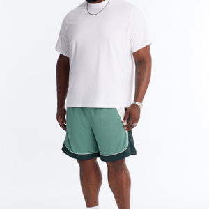 Shorts de basket-ball en maille verte pour homme avec bandes latérales blanches, taille à cordon de serrage, style sportif, athlétique, streetwear - Product Image 3