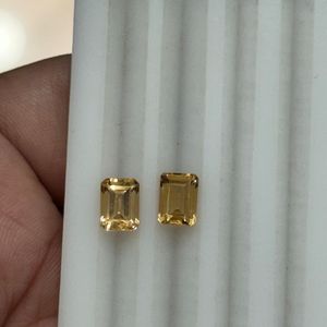 พลอยโทแพซสีเขียวมรกตทรงเหลี่ยมธรรมชาติคู่ 3 กะรัต ขนาด 7.5x5.5 มม. เกรด AAA จากมาดากัสการ์ ขายส่ง เกรดเครื่องประดับชั้นดี - Product Image 3
