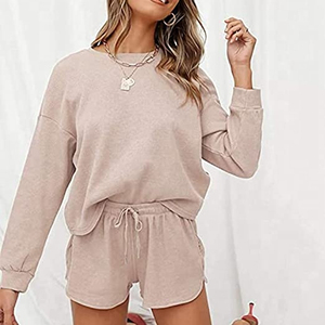 Ensemble short et t-shirt pour femmes, confortable, en coton doux, coupe décontractée, tenue décontractée, idéal pour les voyages, les vacances, l'usage quotidien - Product Image 4