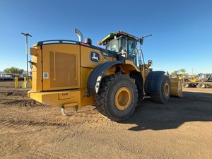 Cargadora de Ruedas de Servicio Pesado 4WD 744P 2023, Clase de Producción X725262, Alto Rendimiento, Suministro a Granel - Product Image 2
