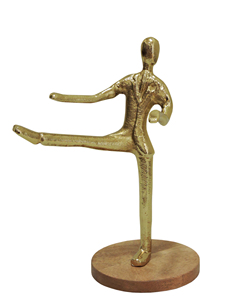 Sculpture moderne en aluminium doré représentant une danseuse sur socle en bois - Figurine abstraite, décoration d'intérieur, statue pour salon, bureau, étagère, art - Product Image 5