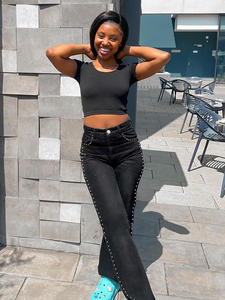 Jeans de mezclilla negros de cintura media, pierna ancha y corte recto, estilo streetwear, holgados, de talla grande, de alta calidad OEM para mujer, ideales para lavar. - Product Image 3