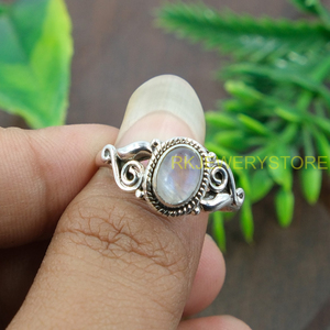 Bague en argent sterling 925 avec pierre de lune arc-en-ciel feu bleu, design artisanal, bijoux en pierre de lune, cadeau de Noël, cadeau d'anniversaire - Product Image 4