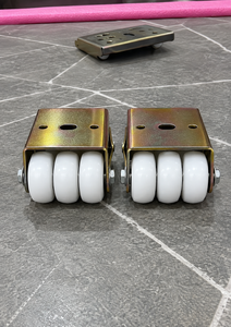 Conjunto de Rodillos Triples de Nylon de Alta Resistencia con Soporte de Acero Galvanizado, Rueda de Rodillo para Puerta Corredera Industrial, Herrajes OEM Personalizados - Product Image 2