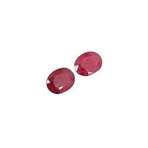 Piedra de rubí natural de forma ovalada, gema suelta para la fabricación de joyas. - Product Image 1