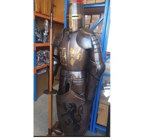 Fabricant fiable – Armure complète en métal exclusive avec finition artisanale pour costume de chevalier et présentation au bureau - Product Image 6