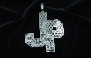 จี้ห้อยคอเงินแท้ 925 ดีไซน์หรูหราแบบฮิปฮอป ประดับเพชรโมอิสซาไนต์เต็มตัว ชุบโรเดียม/ทอง  พร้อมตัวอักษรย่อตามสั่ง - Product Image 4