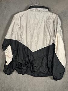 เสื้อกันลมคุณภาพสูงสำหรับผู้ชาย กันน้ำได้ มีฮู้ด ซิปหน้า ป้องกันแสงแดด และระบายอากาศได้ดี - Product Image 4