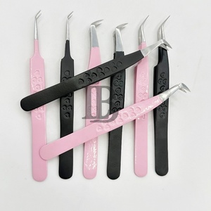 <b>Top</b> Demand Professional Pink Black Color Sustainable Curved Tip 90 Degree Boot Volume Eyelash Extension Tweezers Heart Handle - Product Image 2