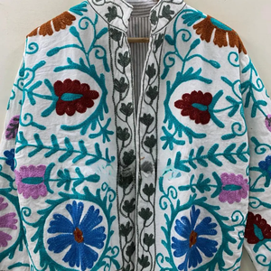 Chaqueta de algodón Suzani con bordado a mano | Chaquetas de Mujer | Chaqueta de invierno hecha a mano - Product Image 3