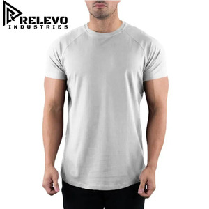 เสื้อยืดแขนยาวคอกลมสีเทาสำหรับผู้ชายจาก Relevo Industries ทรงหลวม พิมพ์ลายด้านหน้า ผลิตจากโพลีเอสเตอร์/คอตตอน ระบายอากาศได้ดี แห้งเร็ว - Product Image 1