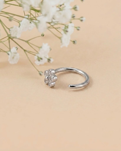 Pendiente de nariz de plata 925 con forma de flor y diamante moissanita para mujer, joyería linda para uso diario. - Product Image 3