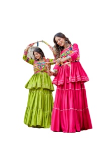 Robe traditionnelle indienne Navratri en pur coton, Chaniya Choli, style Garba Gujarati, avec travail Gamathi, Lehenga Choli, Dupatta. - Product Image 6