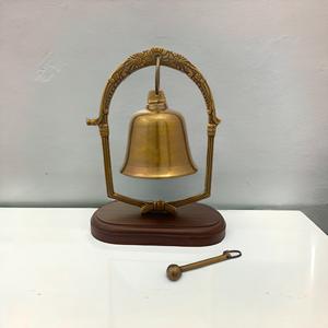 Campana de Latón y Madera Brillante de 4 Pulgadas con Soporte de Marco de 10 Pulgadas, Decoración Artística Ligera para Escritorio/Oficina, Recepción y Exhibición Decorativa - Product Image 3