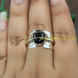 Anillo de Ónix Negro Natural, Plata de Ley 925 Sólida con Anillo de Latón, Anillo Decorativo Hecho a Mano con Acabado Martillado para Joyería de Ónix Negro - Product Image 4
