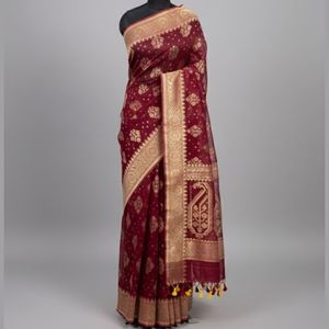 Sari Jamdani de luxe tissé à la main |   Sari ethnique en coton et soie de qualité supérieure |   Sari indien durable tissé à la main pour la vente en gros et l'exportation - Product Image 1