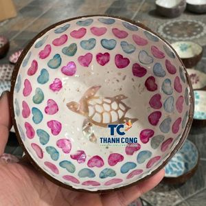 Artículos Populares: Tazones Ecológicos de Cáscara de Coco, Suministro al por Mayor, Hechos a Mano, con Diseño de Tortuga Marina, Hechos en Vietnam, al Mejor Precio - Product Image 1