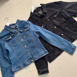 Camisa de Mezclilla para Hombre, Manga Larga, Color Sólido, Casual, Cuello con Botones, Bolsillos, Lavado Medio, Corte Regular, Manga Completa - Product Image 6