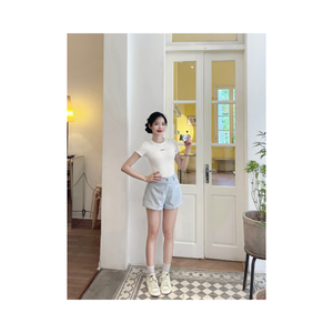 Ensemble de shorts pour femmes de haute qualité, respirant et écologique, disponible en plusieurs couleurs, vêtements professionnels tendance, marque privée, usine du Vietnam, livraison gratuite - Product Image 3