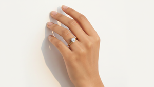 Anillo Solitario de Oro Sólido de 10K Hecho a Mano, Diseño Personalizado, Diamante Cultivado en Laboratorio VVS1, Anillo de Compromiso Clásico para Ella, Regalo para Mamá, Fiesta - Product Image 3