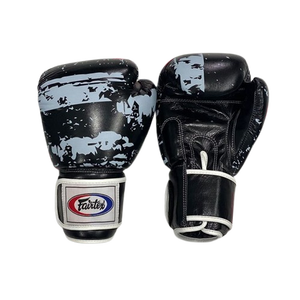 ถุงมือชกมวยพิมพ์ลายดิจิตอลหลากสีแบบมืออาชีพรุ่นใหม่ สำหรับ MMA มวยไทย ยี่ห้อ Fairtex ทำจากหนังวัวแท้ - Product Image 1