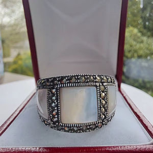 Anillo Vintage de Plata de Ley con Madreperla, Joyería Artesanal con Piedras Preciosas, Diseño Elegante para Mujer, Venta al Por Mayor para Exportación - Product Image 1