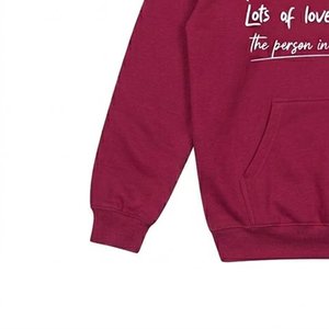 เสื้อฮู้ดดี้สีแดงเบอร์กันดีสำหรับผู้หญิง พิมพ์ลายข้อความรัก สั่งทำโลโก้ได้ตามต้องการ ผ้าฝ้ายถัก 100% สวมใส่สบายๆ สำหรับฤดูใบไม้ร่วง มีกระเป๋าหน้า - Product Image 6