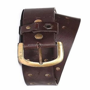 Ceinture décontractée en cuir pleine fleur marron de conception classique pour homme, de toutes tailles personnalisées avec clous en laiton et boucle antique robuste - Product Image 1