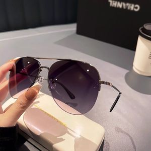 New Unisex Metal Sunglasses Outdoor Sunshade Fashion Trend <b>Large</b> <b>Frame</b> UV400 Blue Gold Gray Wholesale - Product Image 3