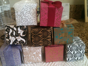 Cajas de papel rígido de lujo - Cajas de regalo premium con cierre magnético para bodas y eventos con borlas - Product Image 6