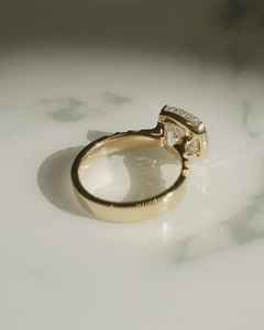 Anillo de compromiso moderno con diamante solitario de corte cojín cultivado en laboratorio, certificado por IGI, para mujer, oro sólido de 14K, regalo sorpresa para novias. - Product Image 3