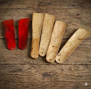 Accesorio de Calzado de Madera de Mango Hecho a Mano de Primera Calidad con Diseño de Animales a Precio Económico - Product Image 1