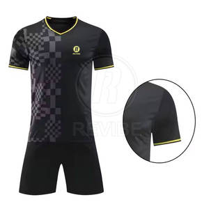 Uniforme de Fútbol Transpirable de Alta Calidad, Ropa de Equipo, Material Duradero, Personalizable, Hecho en Pakistán - Product Image 4