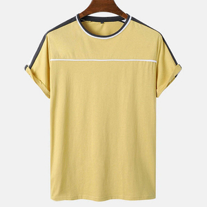 เสื้อยืดคอกลมแขนสั้นผู้ชายผ้าฝ้าย 100% 220 GSM สีพื้น พร้อมโลโก้ด้านหน้าแบบกำหนดเอง แห้งเร็ว ระบายอากาศได้ดี เหมาะสำหรับใส่ลำลอง - Product Image 1