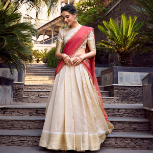 Lehenga Choli Dupatta de diseñador con jacquard a cuadros, elástico, reversible, con protección solar, largo hasta el tobillo, para fiestas de invierno y bodas. - Product Image 1