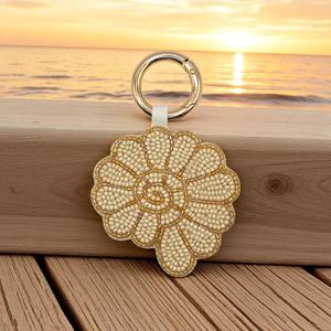 Porte-clés en forme de fleur avec perles, design incrusté doré, breloque ronde, accessoire mousqueton - Product Image 4
