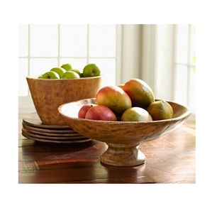 Elegante tazón con pedestal de madera diseñado para realzar la presentación de los platos con una artesanía atemporal y un atractivo decorativo duradero. - Product Image 1