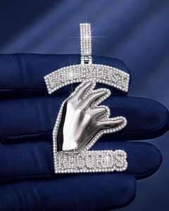 จี้เงินแท้ 925 ชุบโรเดียม ดีไซน์หรูหรา สไตล์ฮิปฮอป ทันสมัย สำหรับทุกเพศ พร้อมเพชรโมอิสซาไนต์ - Product Image 1